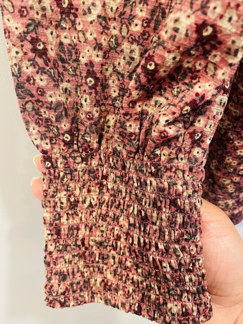 Reitmans Signature Dusty Rose Floral Keyhole Blouse - Picture 4 of 9